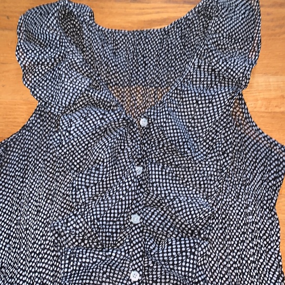 Polkadot Sleeveless Blouse - Picture 2 of 8